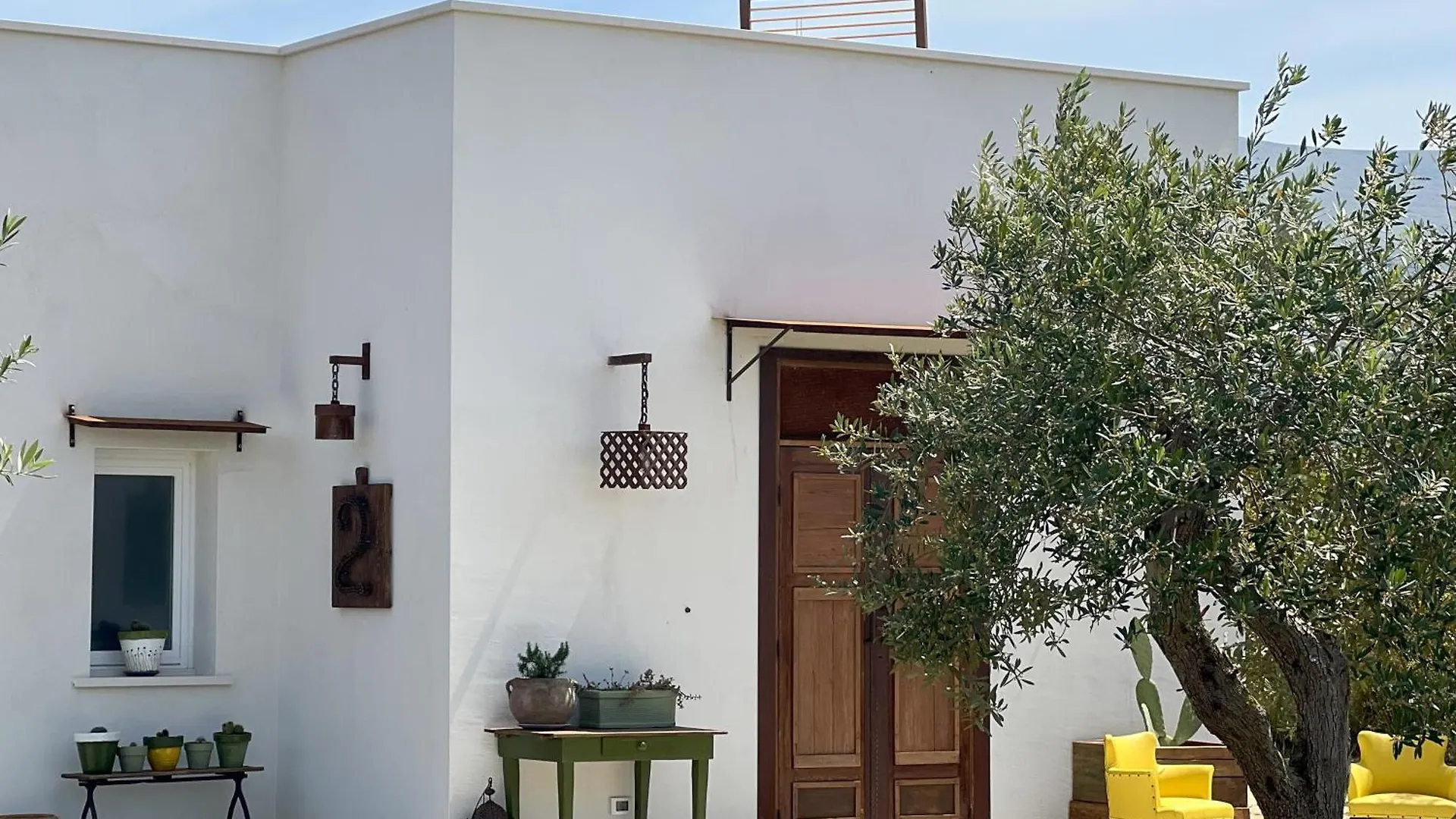 Rui2 Exclusive Accomodation Терразини Италия