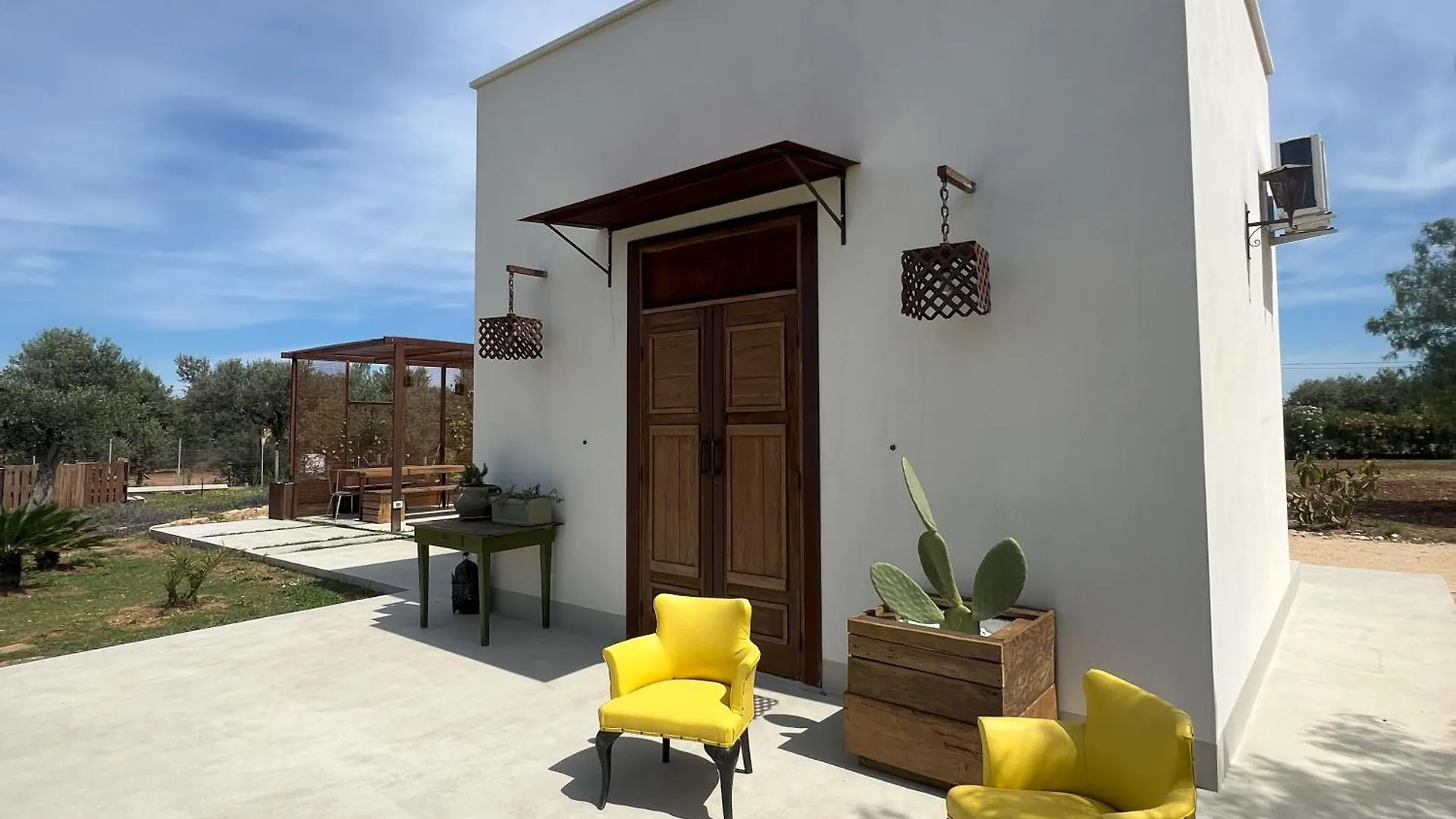 Rui2 Exclusive Accomodation Терразини Италия